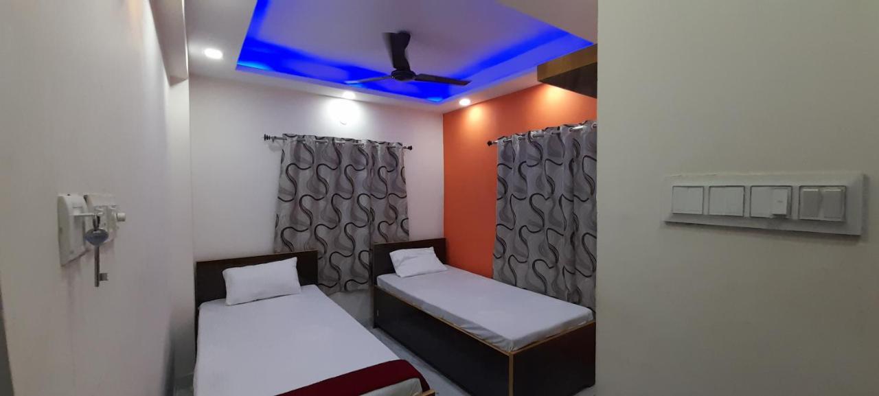 Garden Guest House Near Rene Tower Ruby General Hospital Kolkata Exterior photo