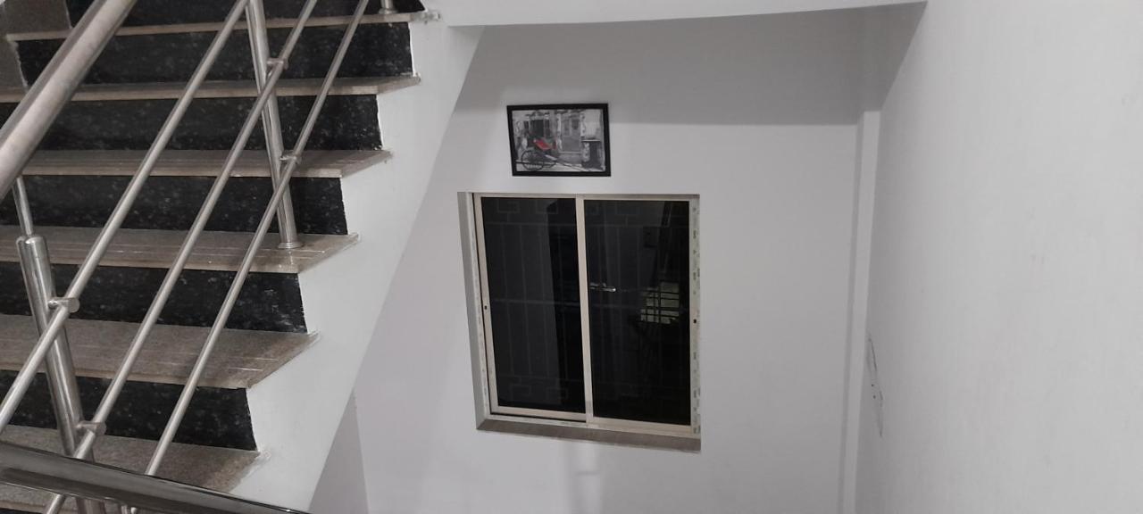 Garden Guest House Near Rene Tower Ruby General Hospital Kolkata Exterior photo