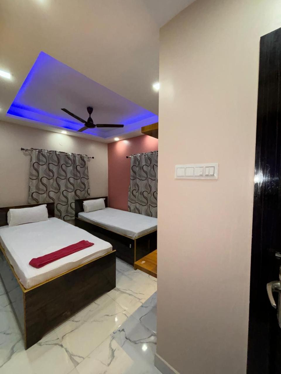 Garden Guest House Near Rene Tower Ruby General Hospital Kolkata Exterior photo