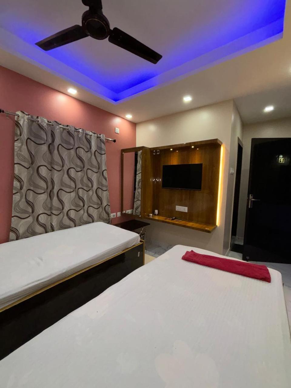 Garden Guest House Near Rene Tower Ruby General Hospital Kolkata Exterior photo