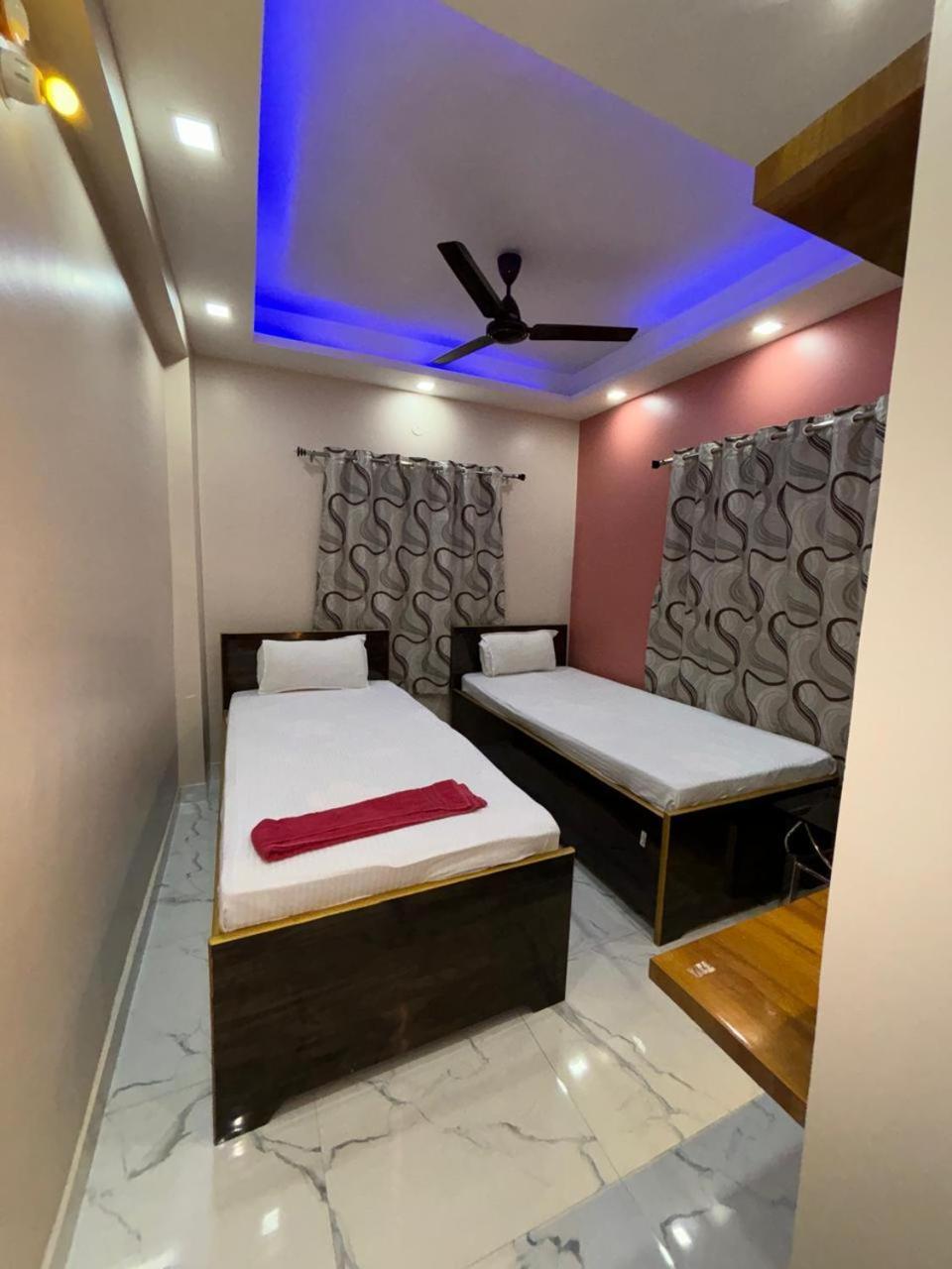 Garden Guest House Near Rene Tower Ruby General Hospital Kolkata Exterior photo