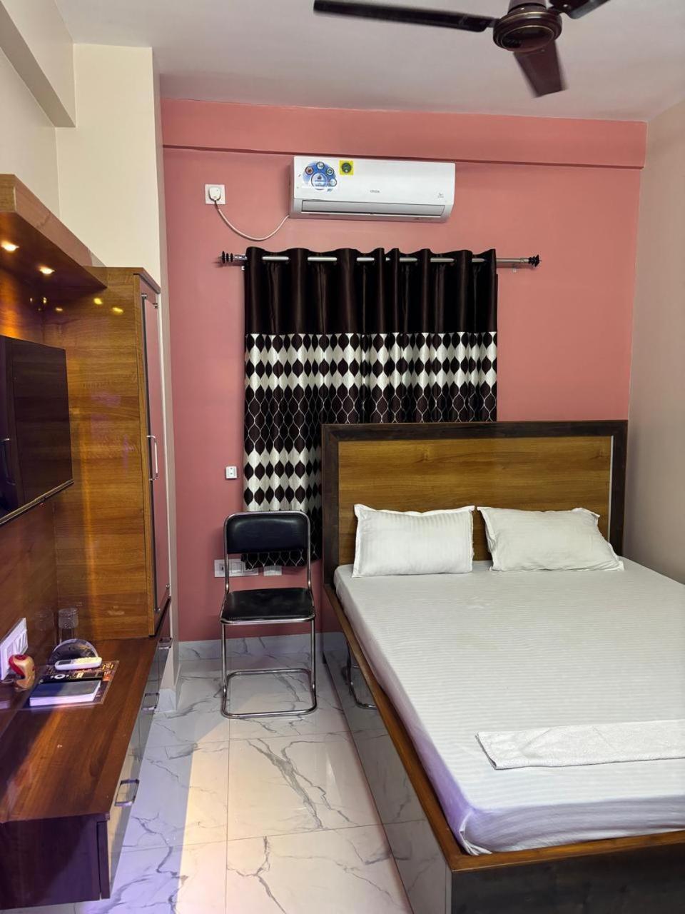 Garden Guest House Near Rene Tower Ruby General Hospital Kolkata Exterior photo