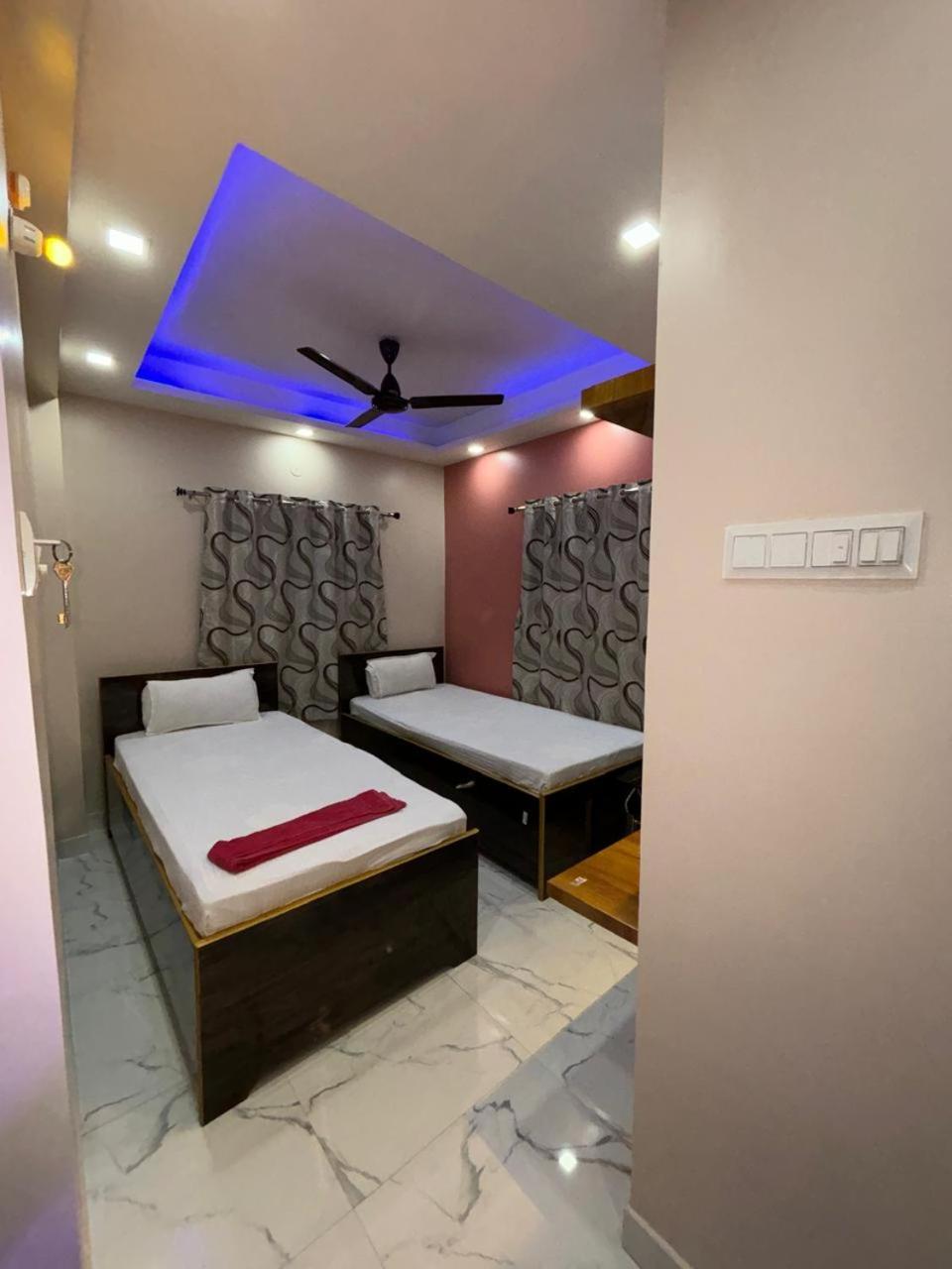 Garden Guest House Near Rene Tower Ruby General Hospital Kolkata Exterior photo