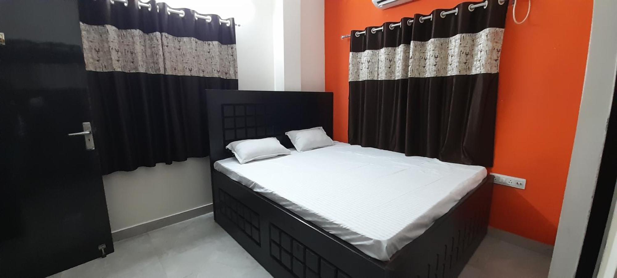 Garden Guest House Near Rene Tower Ruby General Hospital Kolkata Room photo