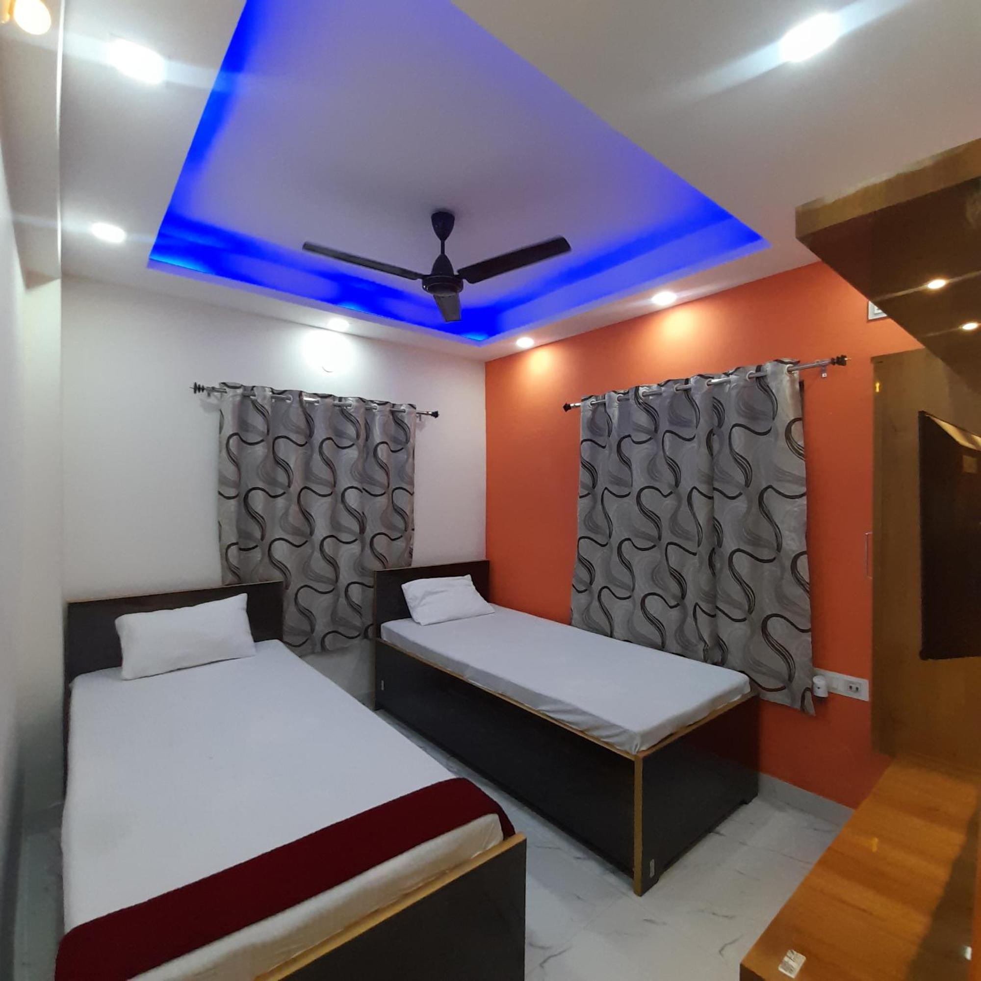 Garden Guest House Near Rene Tower Ruby General Hospital Kolkata Room photo