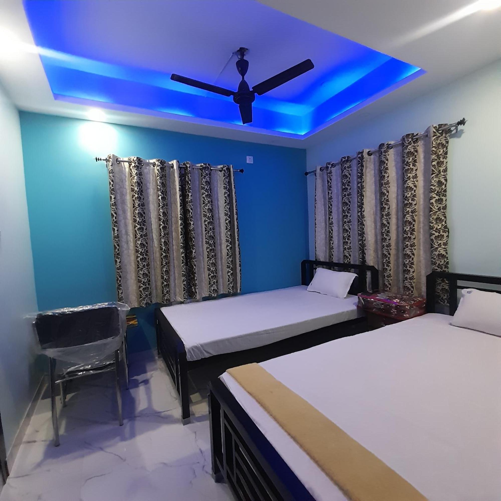Garden Guest House Near Rene Tower Ruby General Hospital Kolkata Room photo
