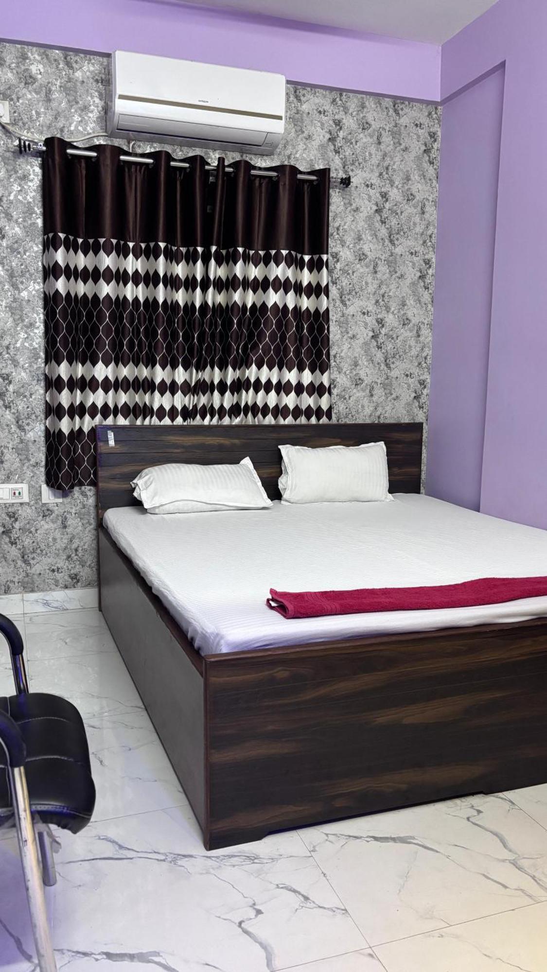 Garden Guest House Near Rene Tower Ruby General Hospital Kolkata Exterior photo